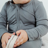 Tot and Posh Romper Liso Bambú ultra suave.
