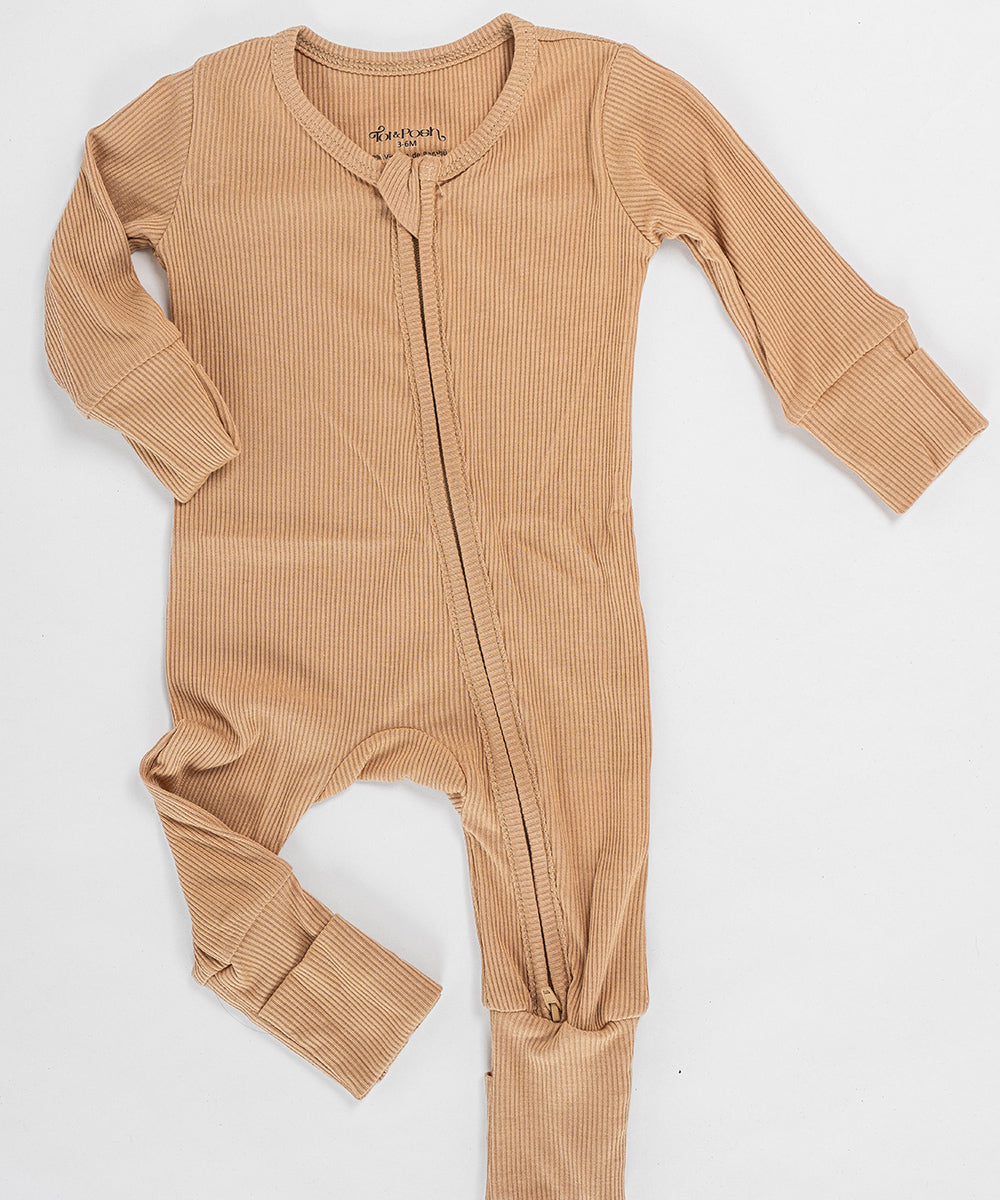 Tot and Posh Marrón / 0-3M Romper de Bambú Ribbed.