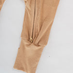 Tot and Posh Marrón / 6-9M Romper de Bambú Ribbed.