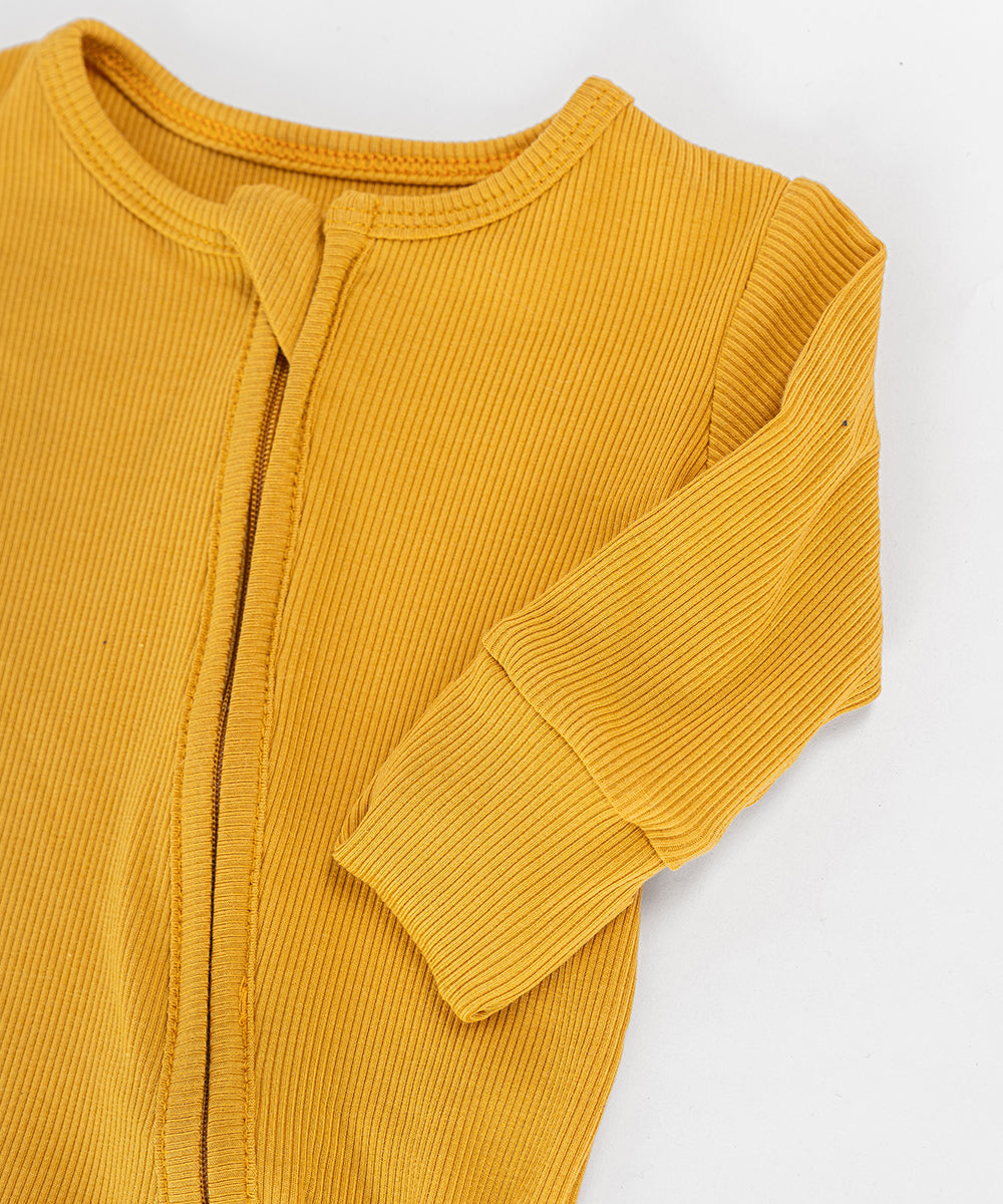 Tot and Posh Mostaza / 0-3M Romper Bambú y Algodón  Ribbed 250.