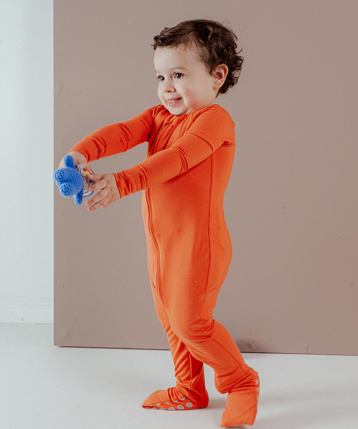 Tot and Posh Naranja / NB Romper Anti-Slip Bambú ultra suave.