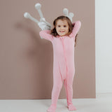 Tot and Posh Rosa Chicle / NB Romper Anti-Slip Bambú ultra suave.