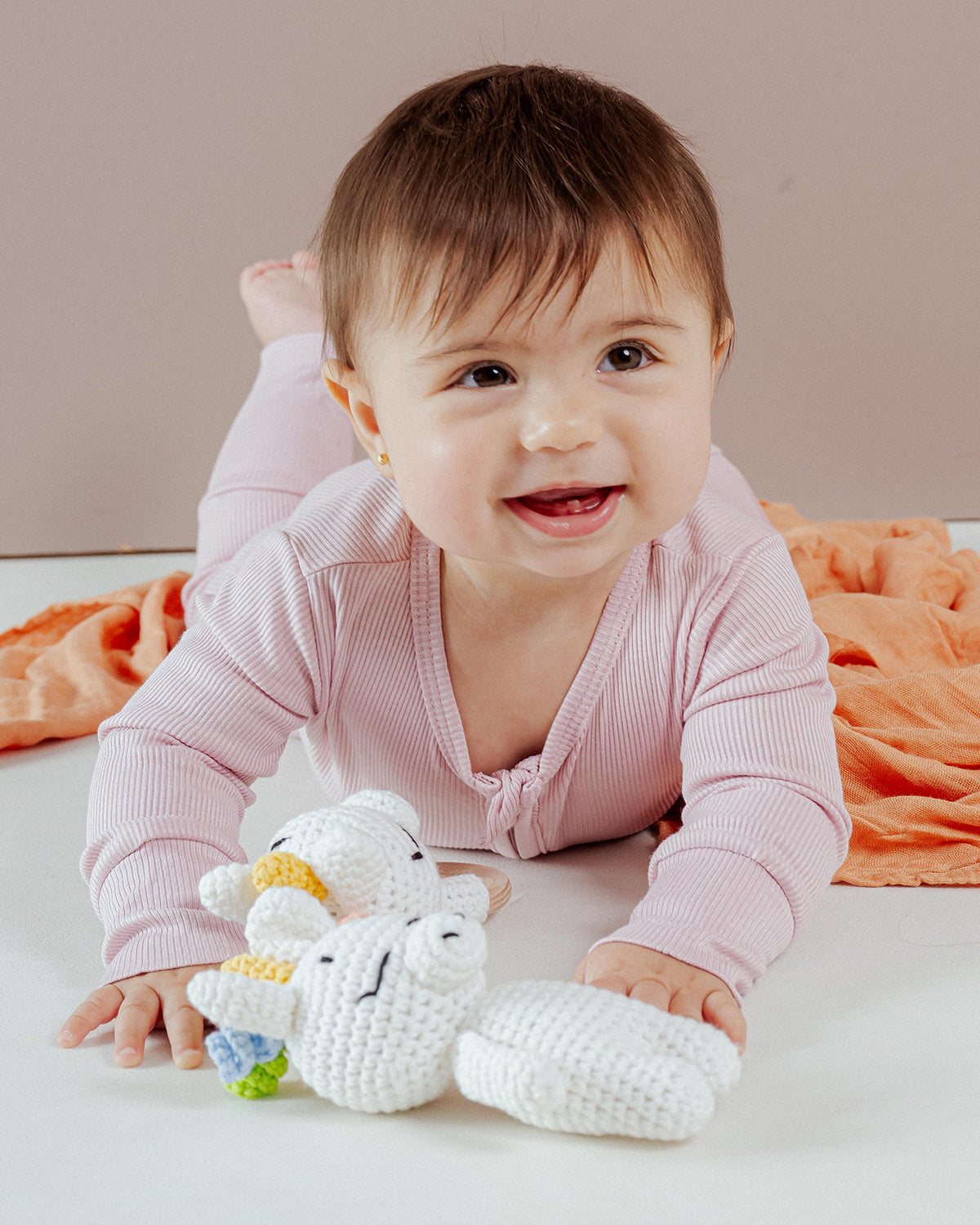 Tot and Posh Rosa Claro / 0-3M Romper de Bambú Ribbed.