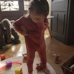 Tot and Posh Terracota / 0-3M Romper Liso Bambú ultra suave.