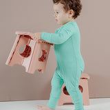 Tot and Posh Verde Lima / 0-3M Romper de Bambú Ribbed.